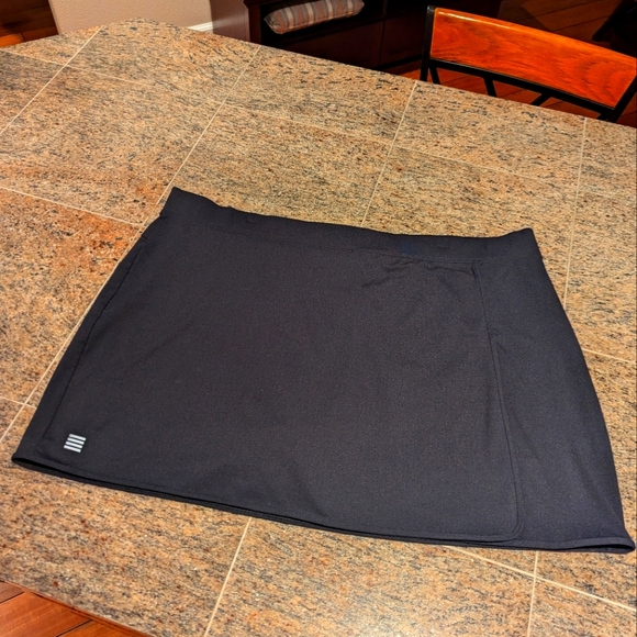 Lands End Plus Size Black Performanc Knit Skirt.  Size 2X EUC - Picture 2 of 9